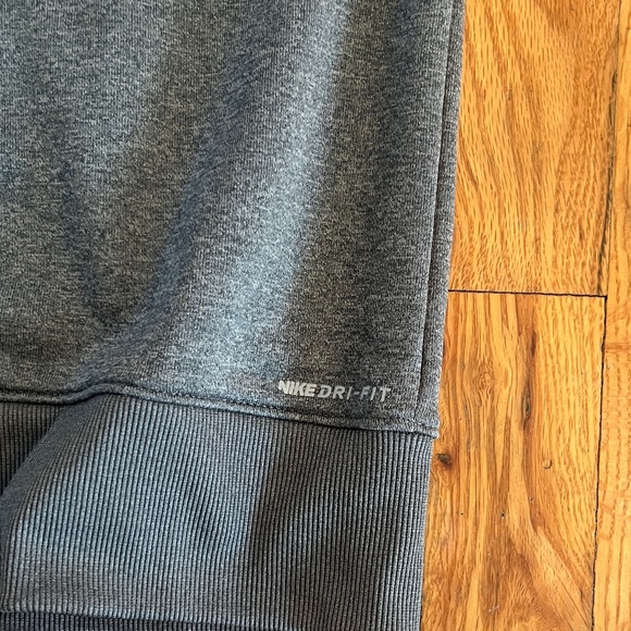 Hurley/Nike collaboration- Youth Two-Tone Gray and Black Hoodie - Picture 8 of 9